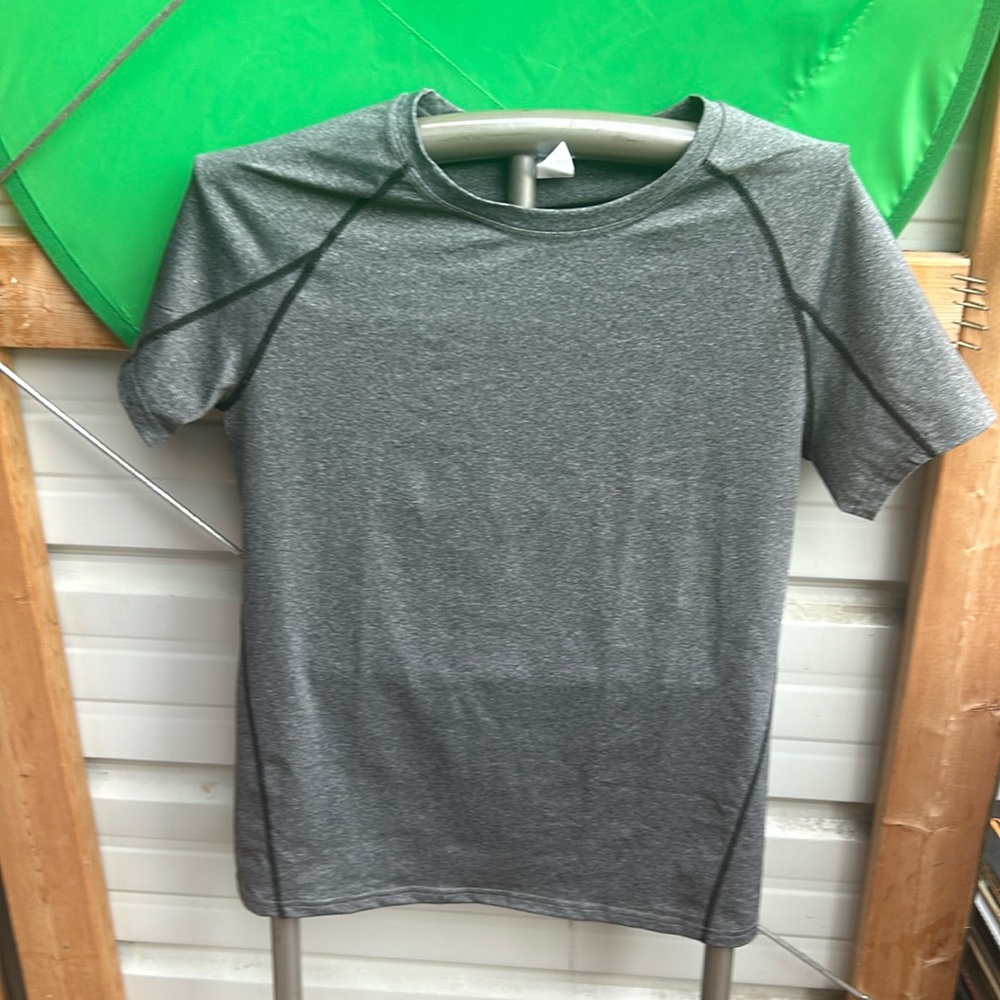 No name, Gray, quick dry shirt (Las) NWOT